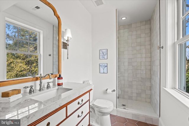 3612 N GLEBE RD, Arlington, VA 22207