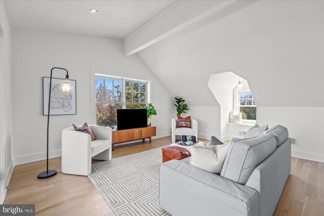 3612 N GLEBE RD, Arlington, VA 22207