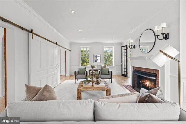 3612 N GLEBE RD, Arlington, VA 22207