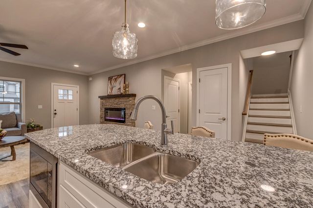 126 Copperfield Way, Frankfort, KY 40601