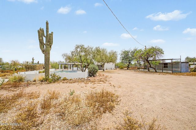 1065 W WHITELEY Street, Apache Junction, AZ 85120