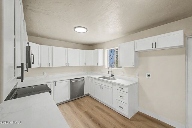 1065 W WHITELEY Street, Apache Junction, AZ 85120