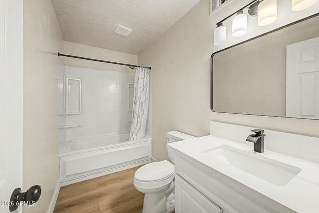 1065 W WHITELEY Street, Apache Junction, AZ 85120