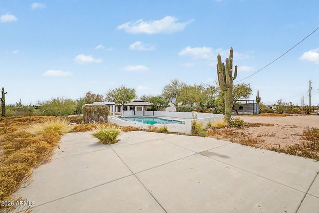 1065 W WHITELEY Street, Apache Junction, AZ 85120