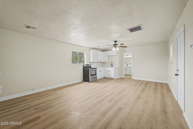 1065 W WHITELEY Street, Apache Junction, AZ 85120
