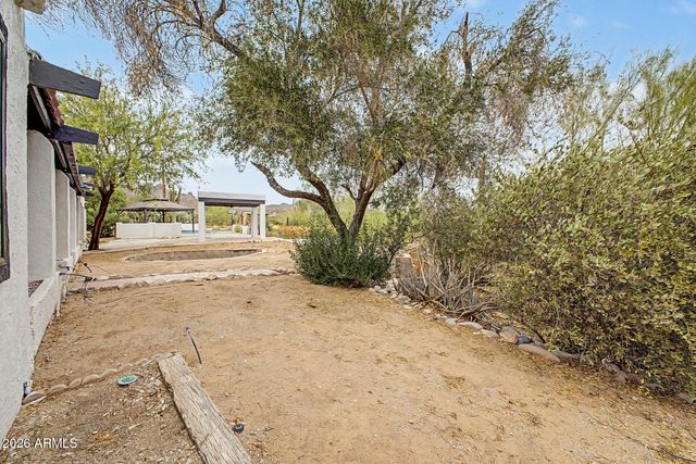1065 W WHITELEY Street, Apache Junction, AZ 85120