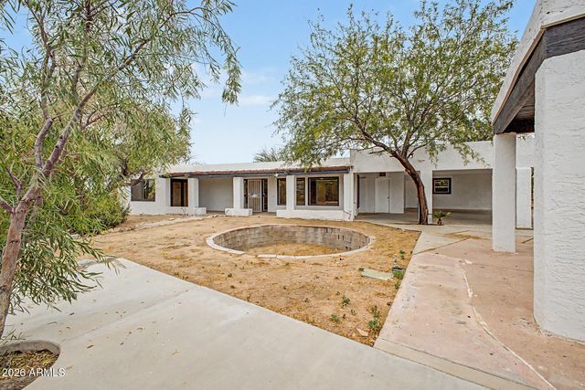 1065 W WHITELEY Street, Apache Junction, AZ 85120