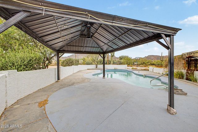 1065 W WHITELEY Street, Apache Junction, AZ 85120