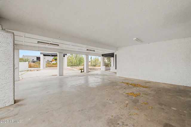 1065 W WHITELEY Street, Apache Junction, AZ 85120