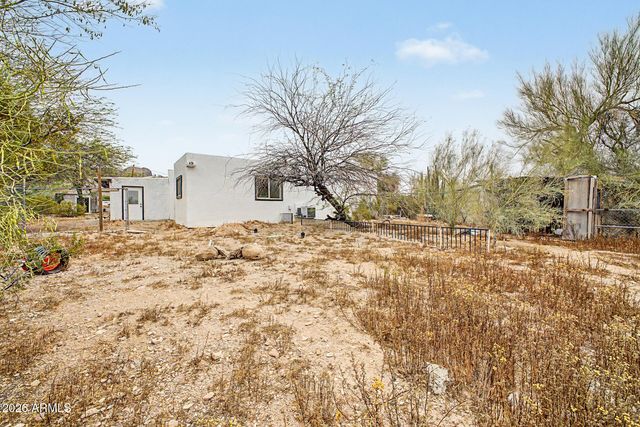 1065 W WHITELEY Street, Apache Junction, AZ 85120