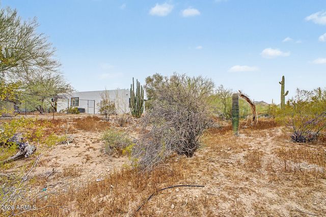 1065 W WHITELEY Street, Apache Junction, AZ 85120