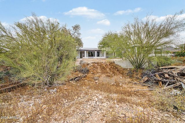 1065 W WHITELEY Street, Apache Junction, AZ 85120
