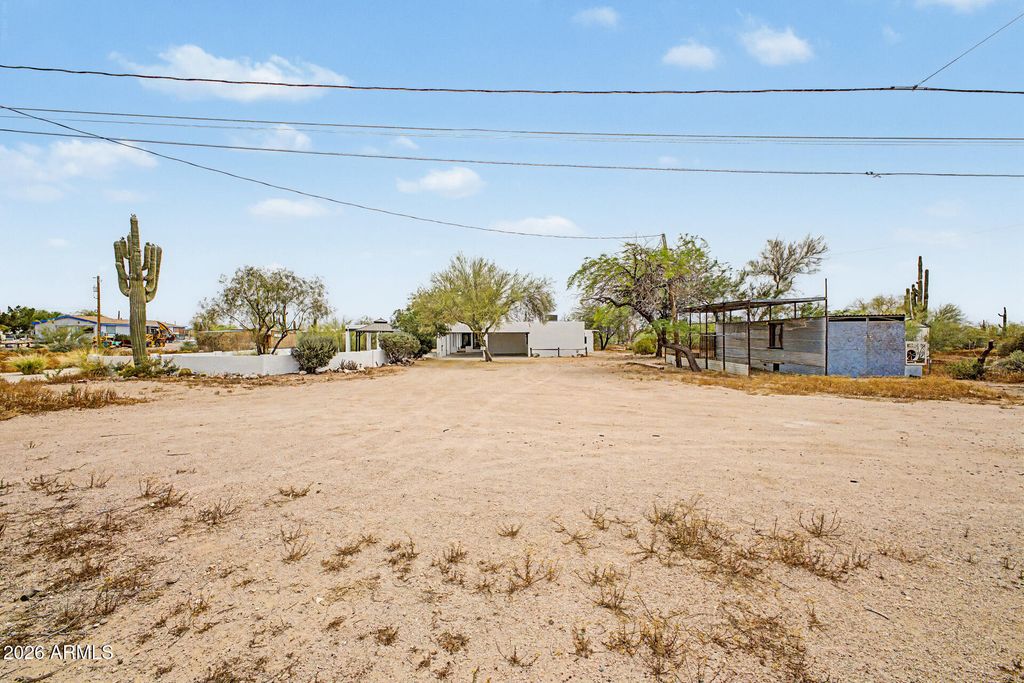 1065 W WHITELEY Street, Apache Junction, AZ 85120