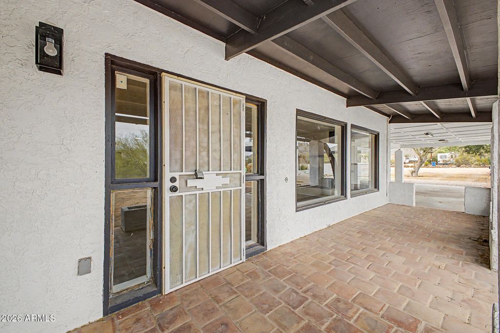 Image 11 of property listing at 1065 W WHITELEY Street, Apache Junction, AZ 85120