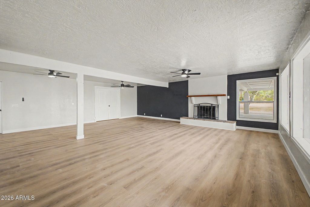 Image 13 of property listing at 1065 W WHITELEY Street, Apache Junction, AZ 85120