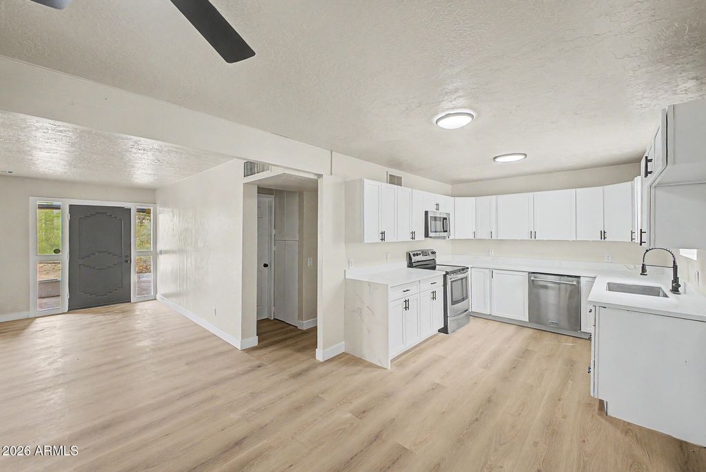 Image 19 of property listing at 1065 W WHITELEY Street, Apache Junction, AZ 85120
