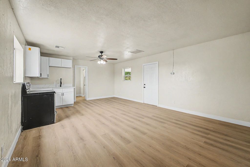 Image 37 of property listing at 1065 W WHITELEY Street, Apache Junction, AZ 85120