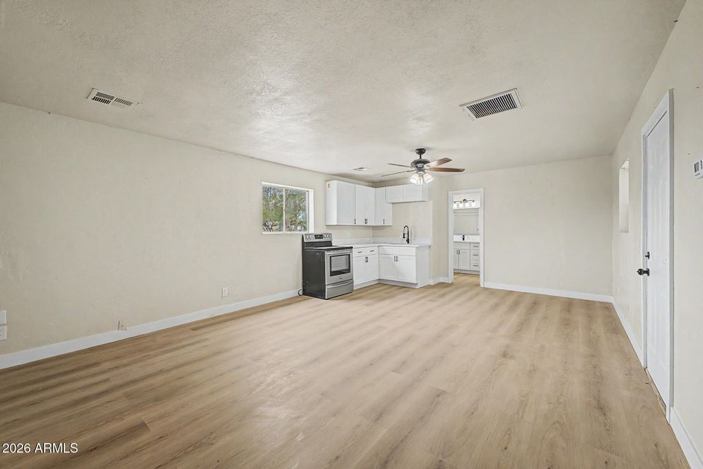 Image 38 of property listing at 1065 W WHITELEY Street, Apache Junction, AZ 85120