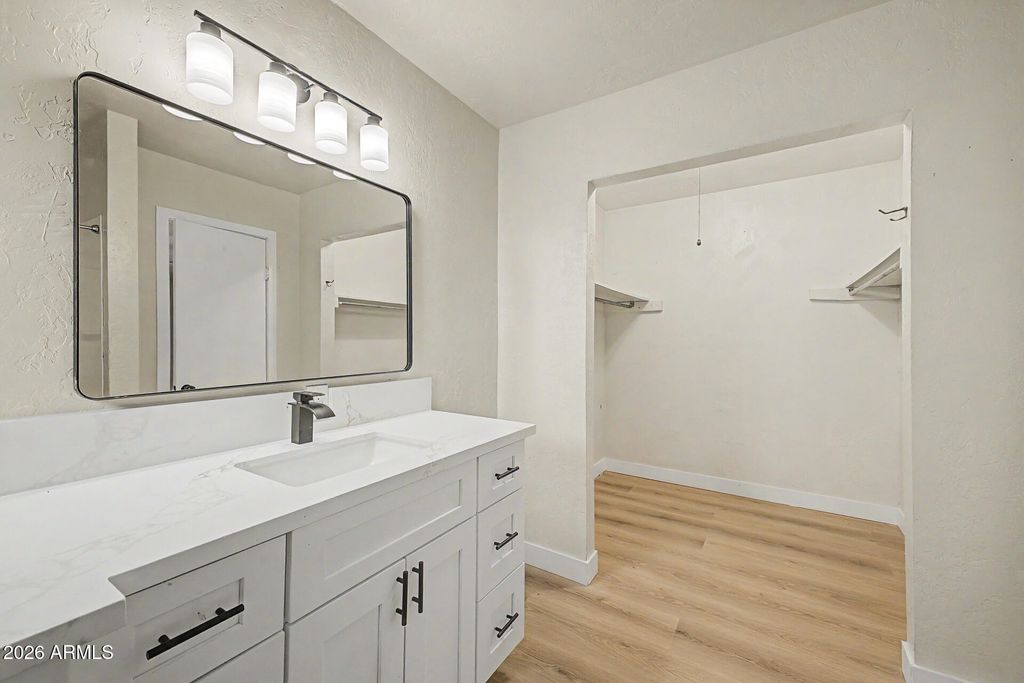 Image 44 of property listing at 1065 W WHITELEY Street, Apache Junction, AZ 85120