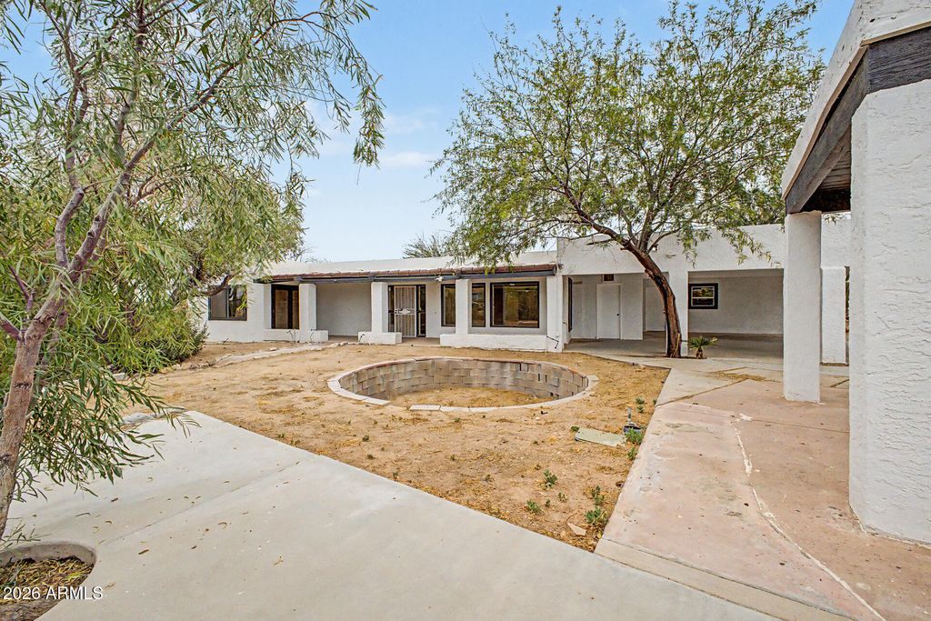 Image 55 of property listing at 1065 W WHITELEY Street, Apache Junction, AZ 85120