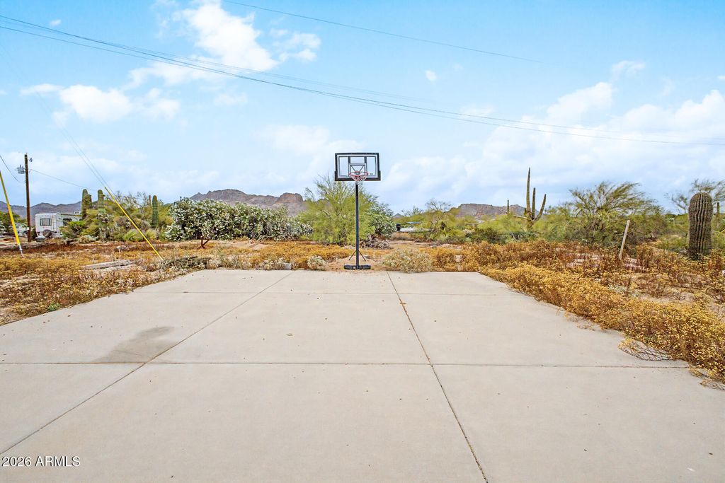 Image 64 of property listing at 1065 W WHITELEY Street, Apache Junction, AZ 85120