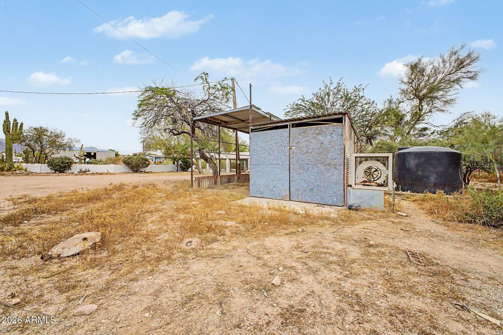 Image 67 of property listing at 1065 W WHITELEY Street, Apache Junction, AZ 85120