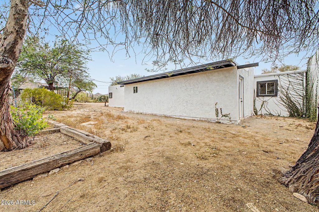 Image 74 of property listing at 1065 W WHITELEY Street, Apache Junction, AZ 85120
