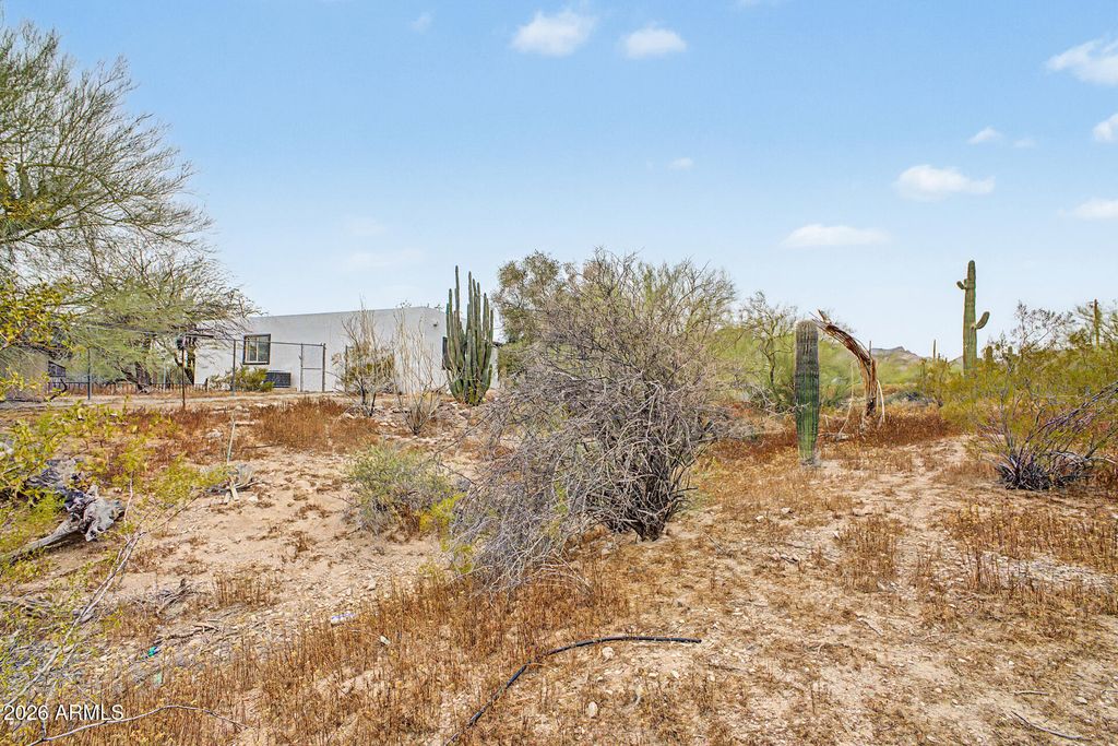Image 80 of property listing at 1065 W WHITELEY Street, Apache Junction, AZ 85120