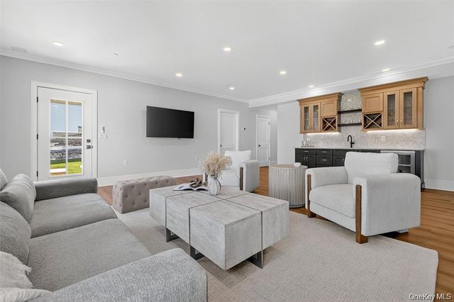 1828 Soundview Court, Yorktown Heights, NY 10598