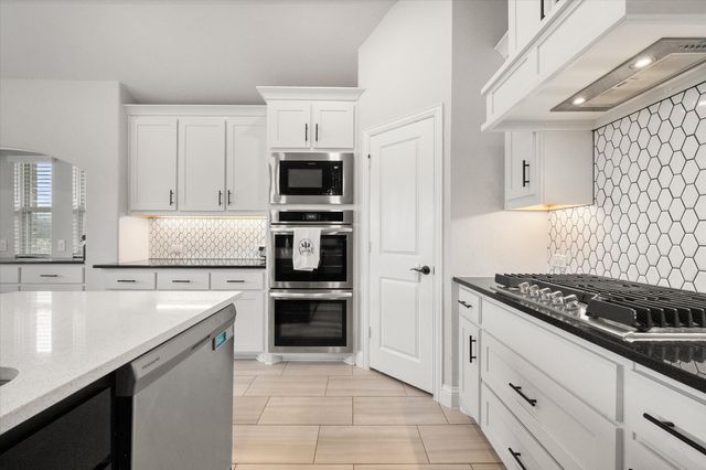 5005 Ridgeview Lane, Midlothian, TX 76065