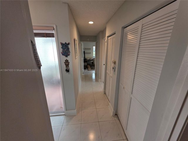 6220 Kings Gate Cir, Delray Beach, FL 33484