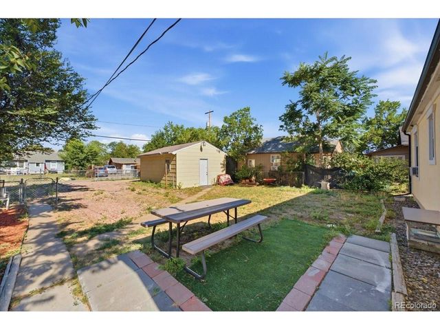1725 Dayton St, Aurora, CO 80010