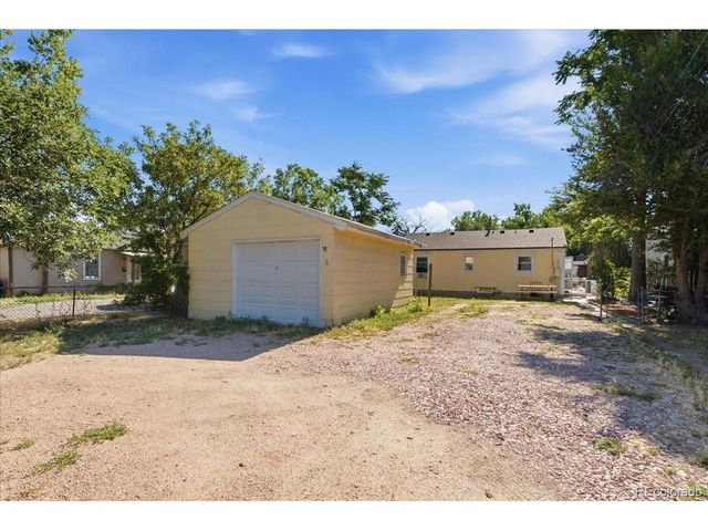 1725 Dayton St, Aurora, CO 80010