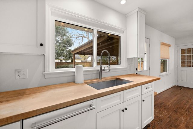 713 Magnolia Road, Charleston, SC 29407