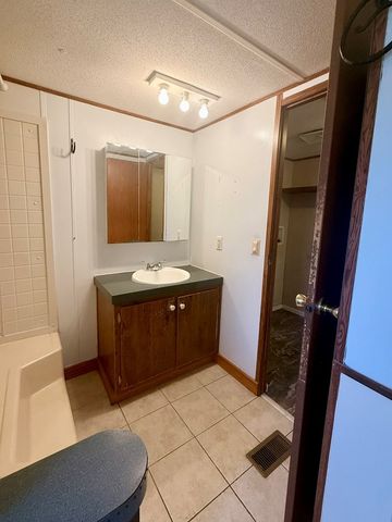 2191 Seven Knobs Rd, Gainesboro, TN 38562