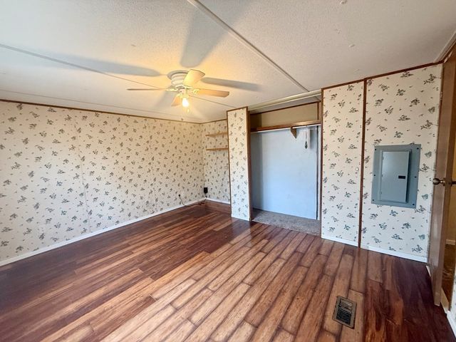 2191 Seven Knobs Rd, Gainesboro, TN 38562