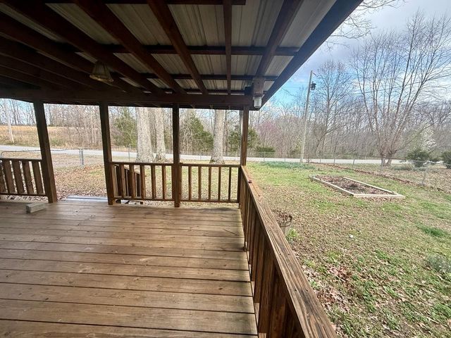 2191 Seven Knobs Rd, Gainesboro, TN 38562