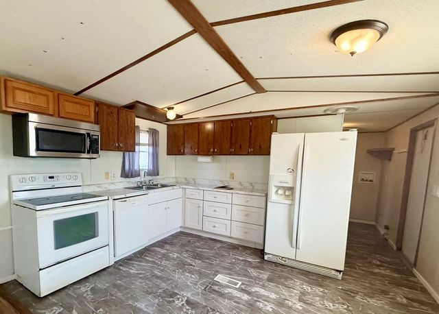 2191 Seven Knobs Rd, Gainesboro, TN 38562