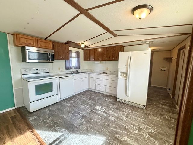 2191 Seven Knobs Rd, Gainesboro, TN 38562