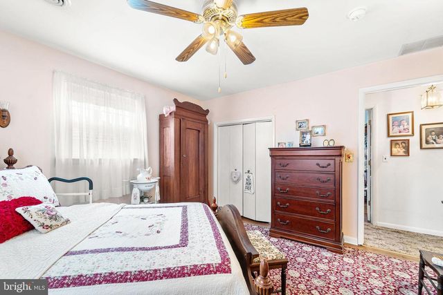 157 S SCHOOL ST, Gibbstown, NJ 08027