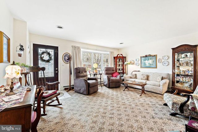 157 S SCHOOL ST, Gibbstown, NJ 08027