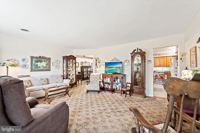 157 S SCHOOL ST, Gibbstown, NJ 08027