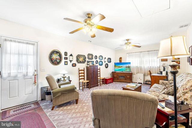 157 S SCHOOL ST, Gibbstown, NJ 08027