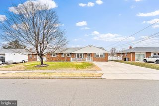 157 S SCHOOL ST, Gibbstown, NJ 08027
