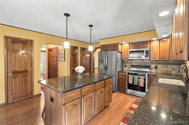 5470 Country Club Lane, Hamburg, NY 14075