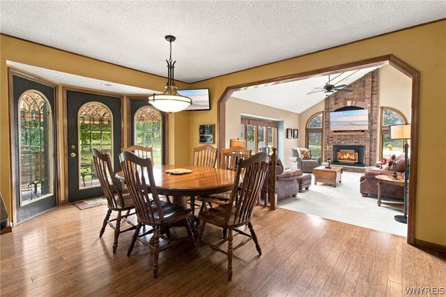 5470 Country Club Lane, Hamburg, NY 14075