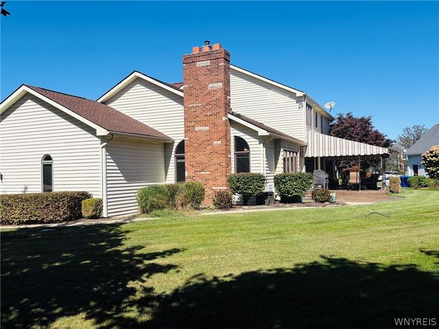 5470 Country Club Lane, Hamburg, NY 14075