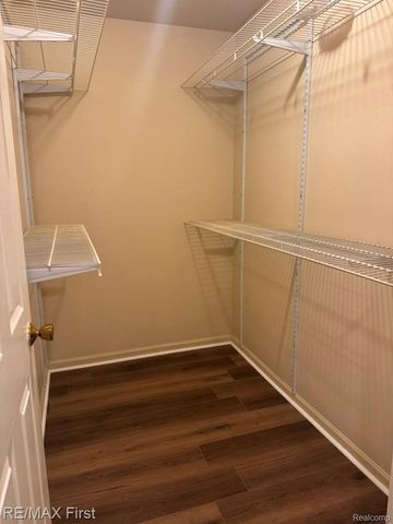 43971 Stoney Lane, Sterling Heights, MI 48313