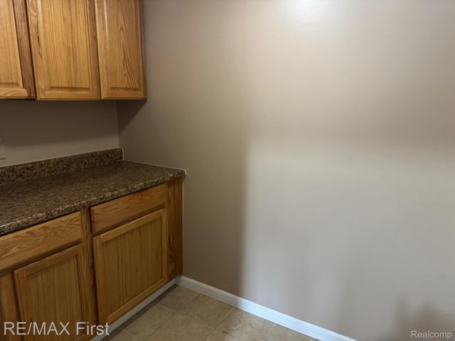 43971 Stoney Lane, Sterling Heights, MI 48313
