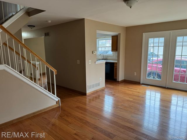 43971 Stoney Lane, Sterling Heights, MI 48313